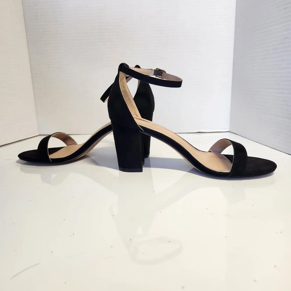 Cushionaire 'Kimmie' Black Microsuede Block Heels Womens 8
